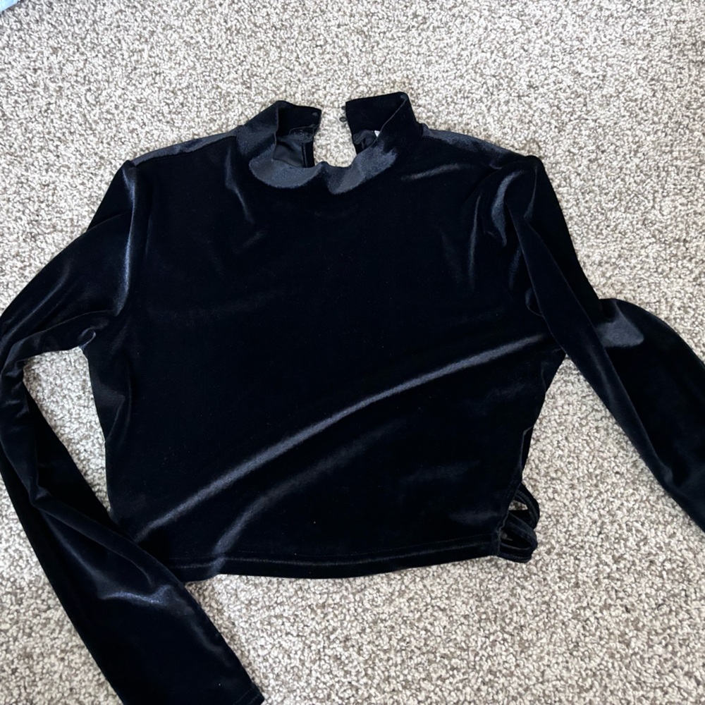 Black velour crop top